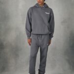 είδη ένδυσης Alcott παντελόνι jogger με τύπωμα team 053 bg1 μπεζ σκούρο άνδρες RRJDJ4711